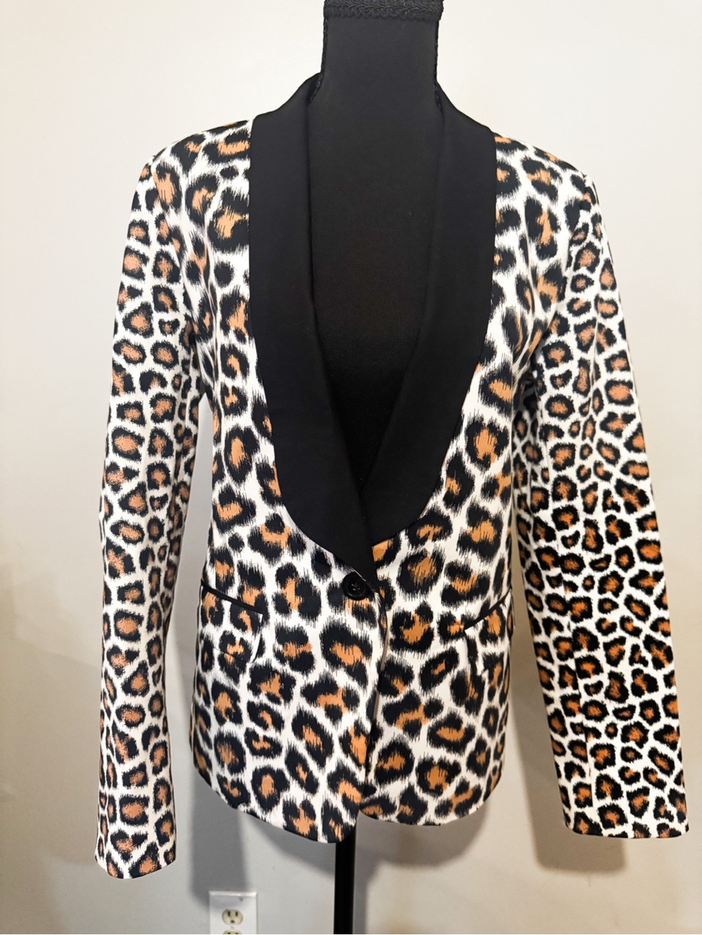 MICHAEL Michael Kors Leopard Print Tuxedo Blazer Shawl Lapel - Size 10
